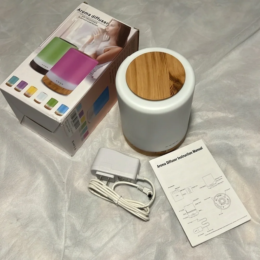 Diffuser air purifier brand new white